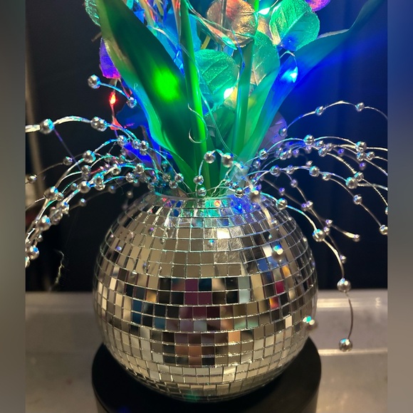 DISCO BALL FAUX FLORAL ARRANGEMENT/14’ RAINBOW LED LIGHTS/HANDMADE - Picture 4 of 8